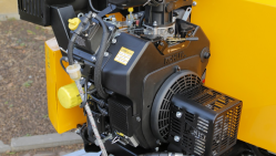 Leistungsstarker Buschholzhäcksler mit Benzinmotor auf gebremstem Fahrgestell montiert (26,5 HP) LS 160 PB